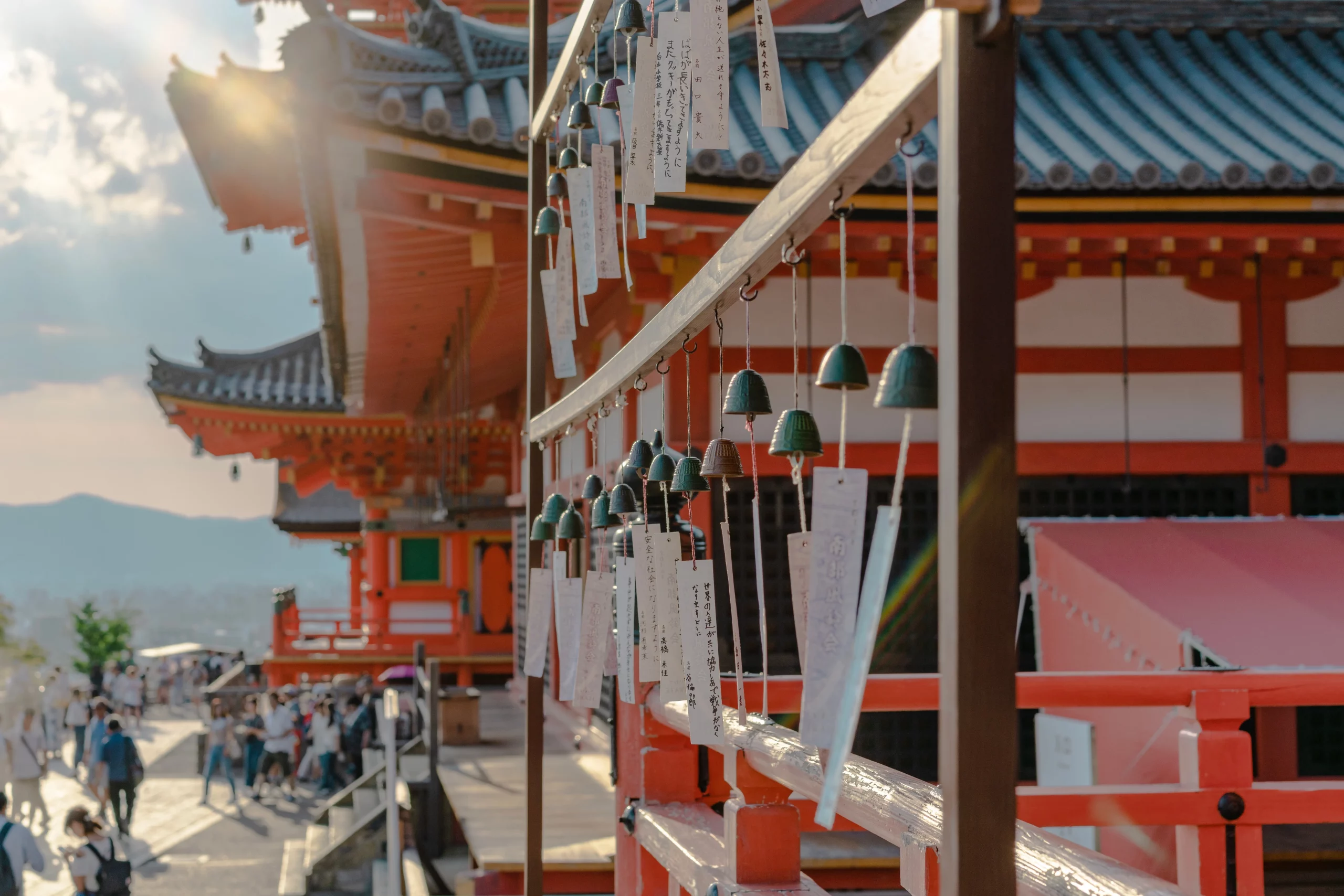 Kiyomizu-dera mang ý nghĩa là “Đền nước tinh khiết”